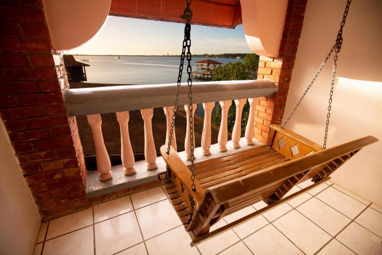 Sea Eye Hotel - Sunset Building Утіла Екстер'єр фото